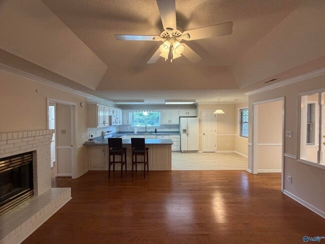 Building Photo - 701 Rigel Dr SW