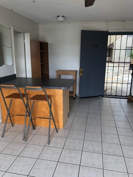 Building Photo - 1914 University Ave