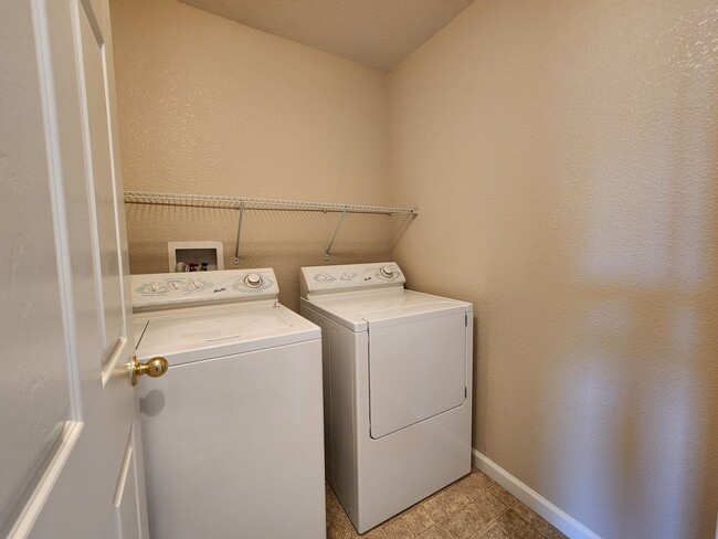 Building Photo - 3 Bedroom Home in Gardnerville Ranchos