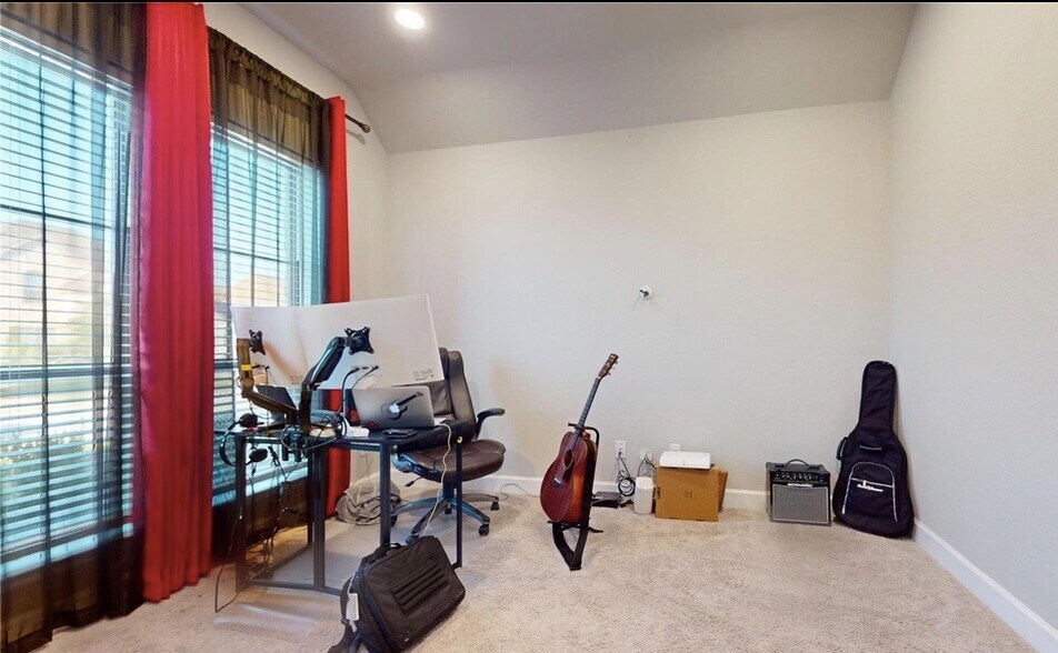 Study Room (Near Entrance 2) - 23923 Sage Row Ln