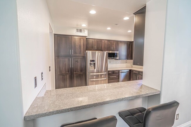 Building Photo - COMING SOON! Village Walk 2 Bedroom for Re...