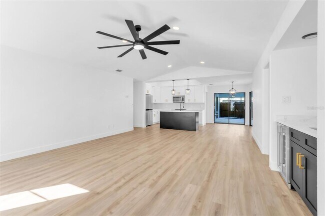 Building Photo - 1110 Woodcrest Ave