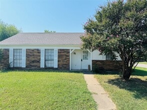 Building Photo - 10604 Oak Gate Ln