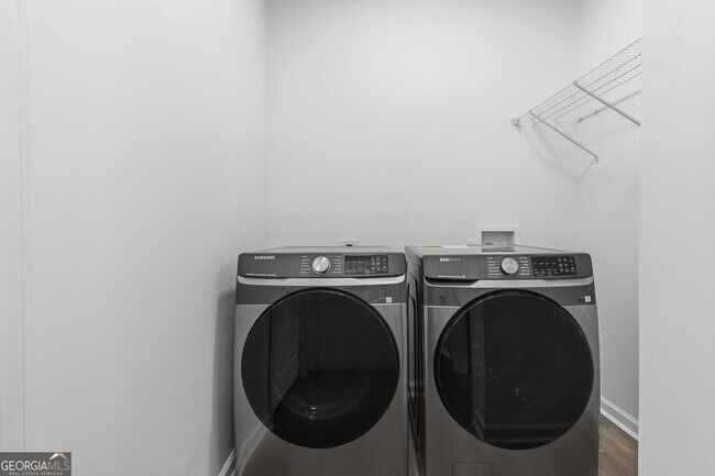 Building Photo - 6938 Shadow Ridge Ln