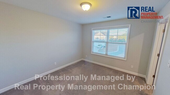 Building Photo - Former Model Home in Popular Grayson Park