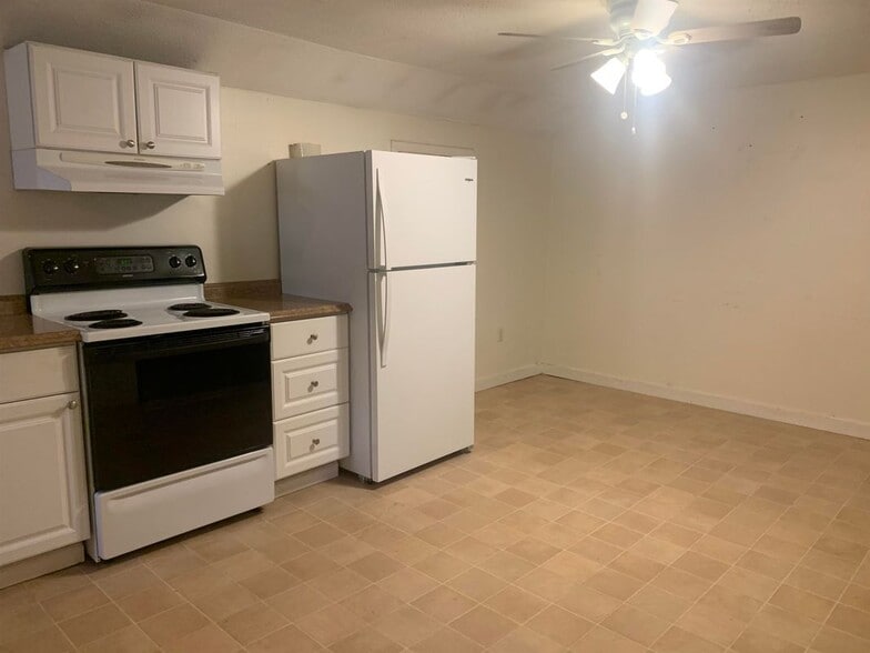 Building Photo - 354A Main, 8