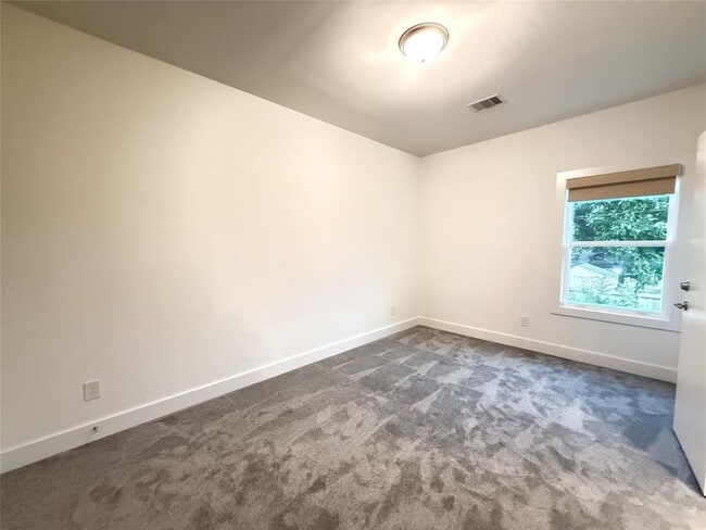 Building Photo - 9644 Habitat St