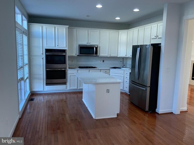 Building Photo - 13005 Jadestone Way