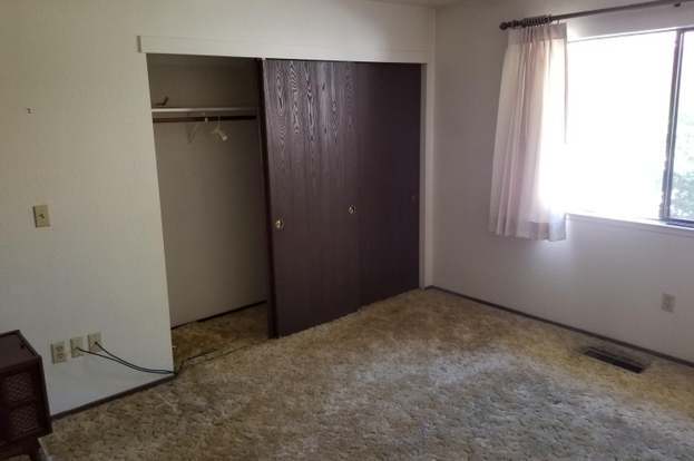 Building Photo - 875 Tanglewood Dr