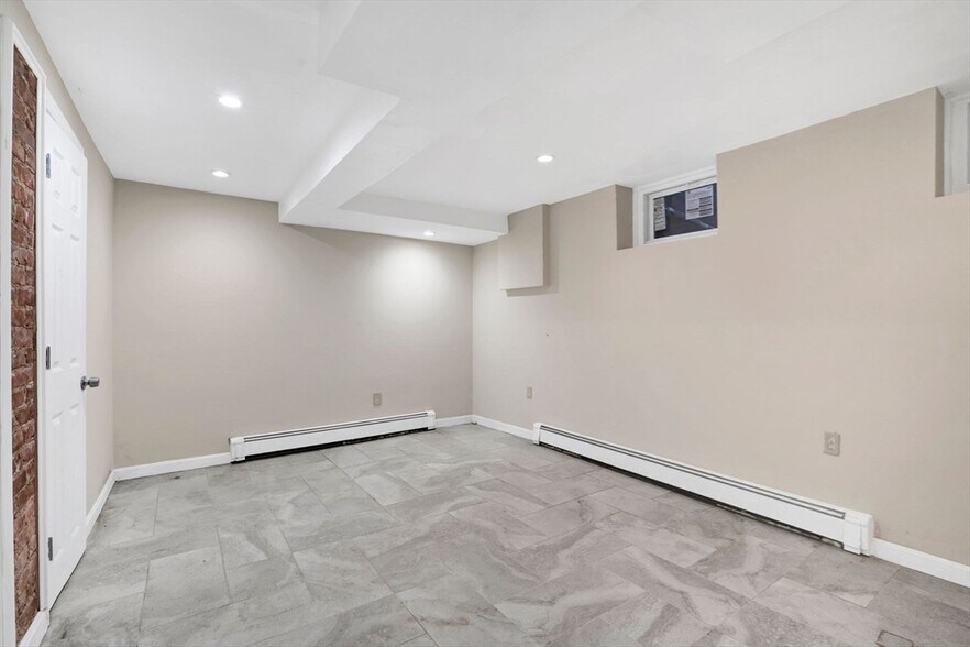 Building Photo - 151 Highland St