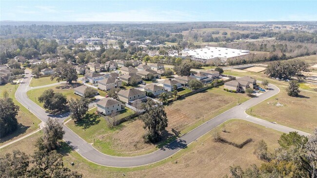 Building Photo - Private Oasis in the Heart of Alachua