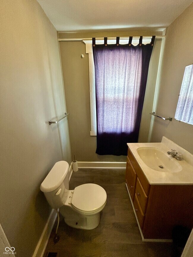 Building Photo - 235 N Oxford St