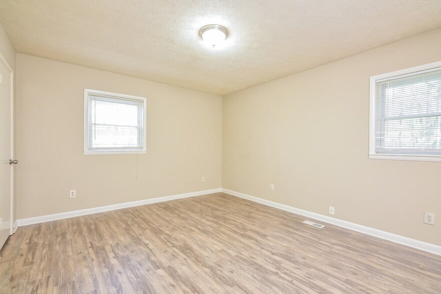 Building Photo - 4624 Elm Ridge Ct