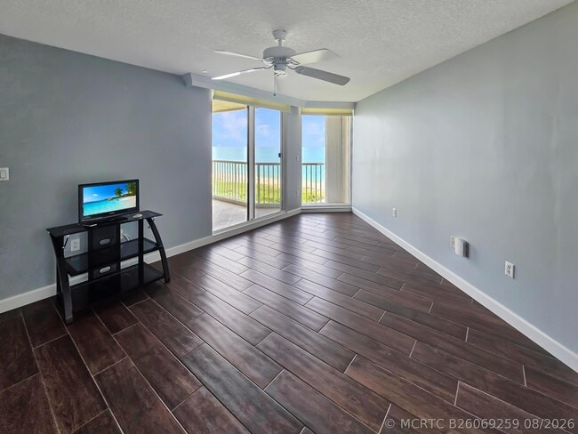 Building Photo - 5051 N Hwy A1A