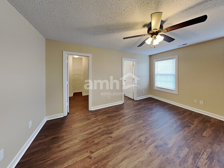Building Photo - 1071 Sassafras Trl