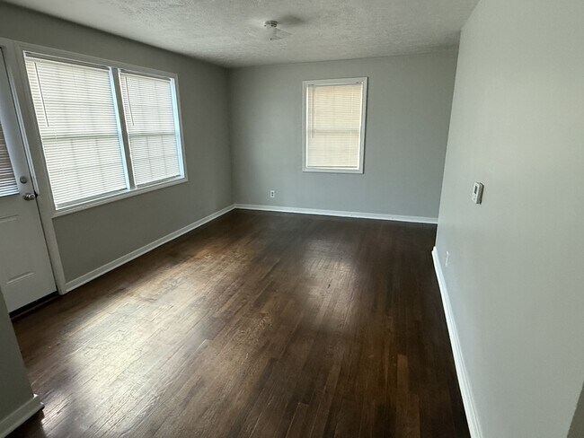 Building Photo - 59 Elmhurst Cir