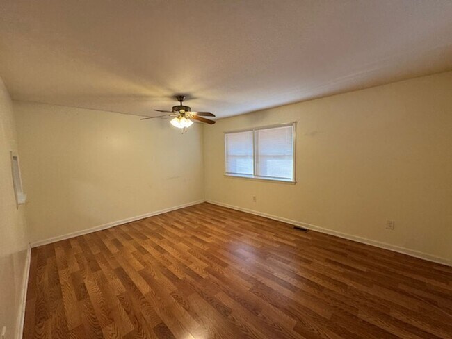 Building Photo - Piner Road