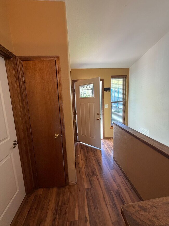 Building Photo - 3-bedroom plus office, 2-bath home located along the Roaring Fork River in Glenwood Springs