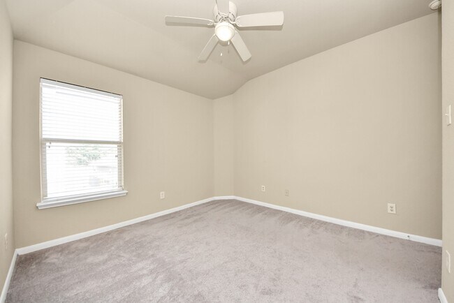 Building Photo - 6106 Grassy Haven Ln