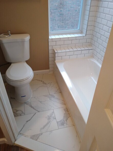 Building Photo - 2054 Ann St