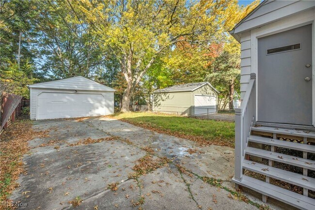 Building Photo - Charming Cleveland Heights Home – Pet Friendly & Move-In Ready!