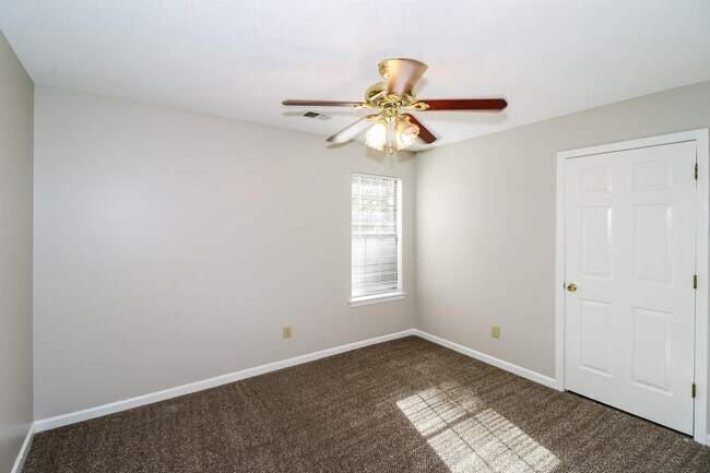 Building Photo - 6491 Tarus Dr