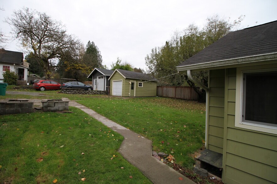 Parking in front of garage (note: garage not available for tenant use) - 1058 Central St SE