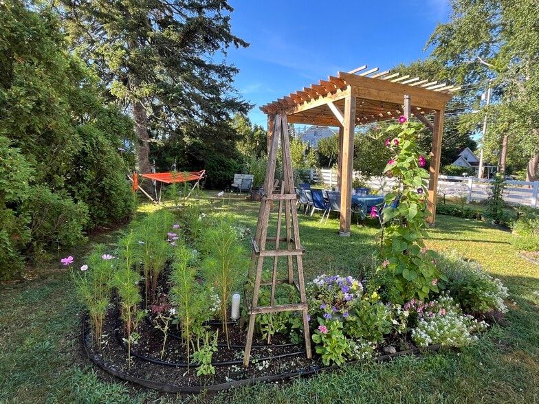 Building Photo - 38 Ocean House Rd