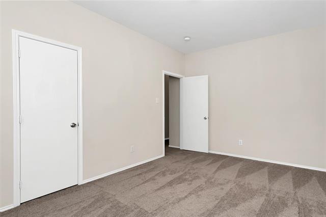 Building Photo - 5712 Country Valley Ln