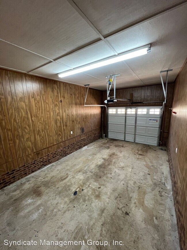 Building Photo - 3 br, 2.5 bath House - 1401 Trinity Church Rd