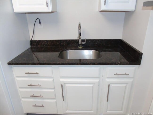 Building Photo - 14 Mayfair Pl