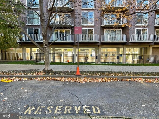 Building Photo - 457 N St SW