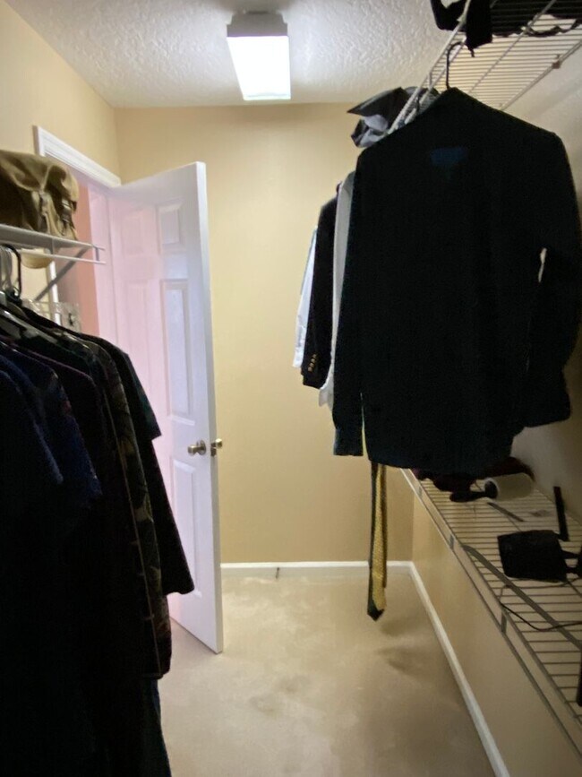 Building Photo - MOVE-IN SPECIAL!!! Townhome 3 Bedroom/2.5 Bathroom in Winter Park in a gated community