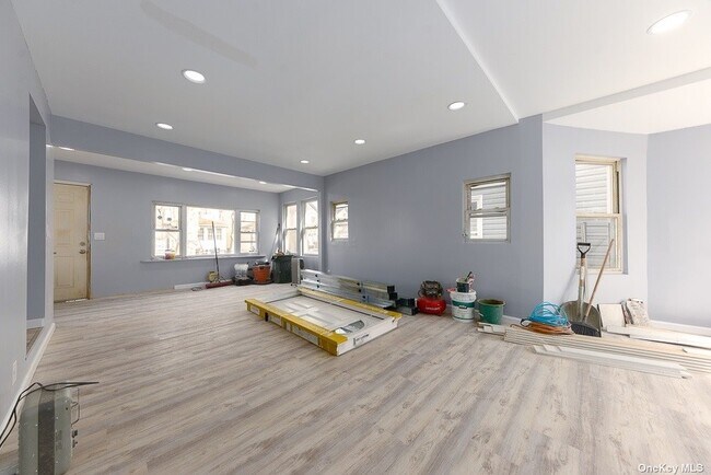 Building Photo - 49 Claridge Ave