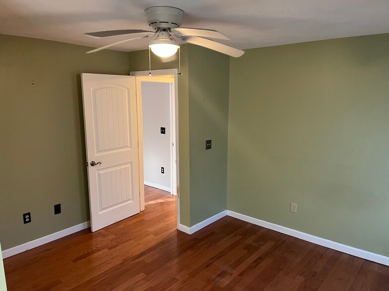 Building Photo - 67 Hope St