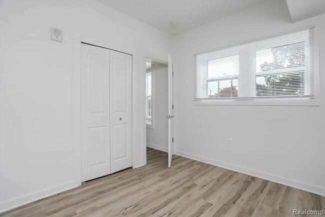 Building Photo - 799 E Grand Blvd