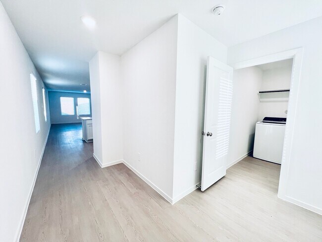 Building Photo - 1359 Diamond Carnation Dr