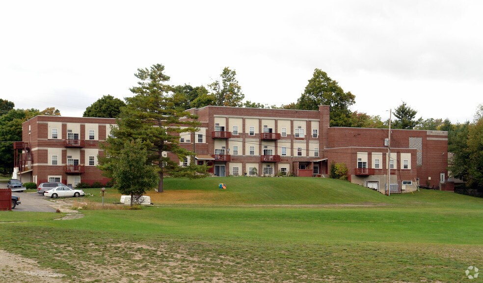 Comets Crossings - Creekside Apartments (Olivet HS, LLC)