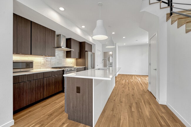 Building Photo - 1231 Newton St