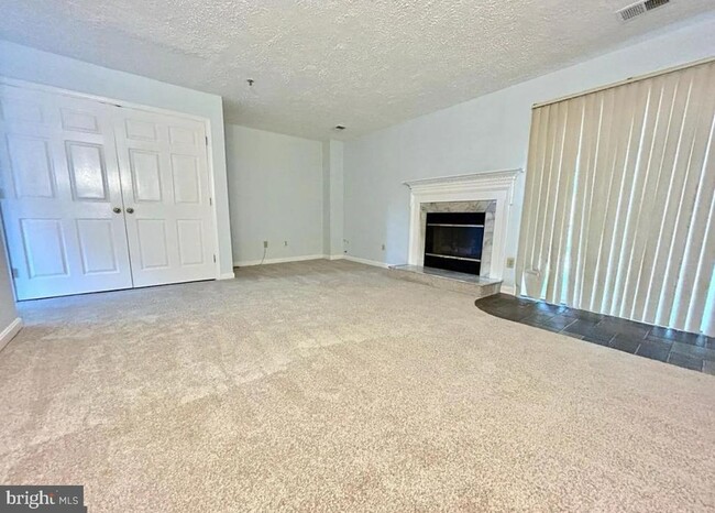 Building Photo - 8807 Briarcliff Ln
