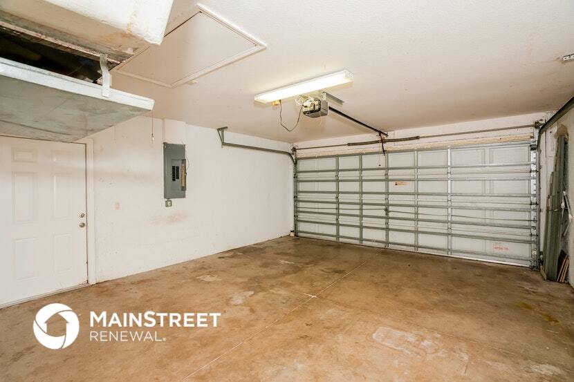 Building Photo - 4148 Calatrava Ave