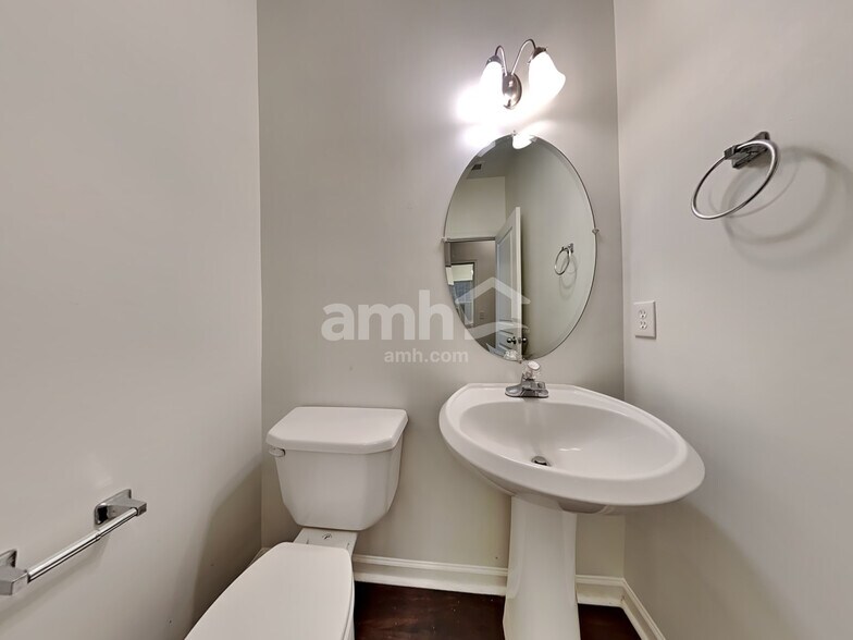 Building Photo - 308 Downing Creek Trl