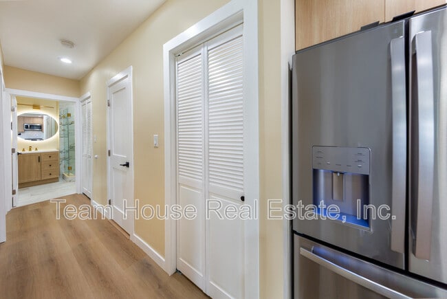 Building Photo - 7671 Quakertown Ave