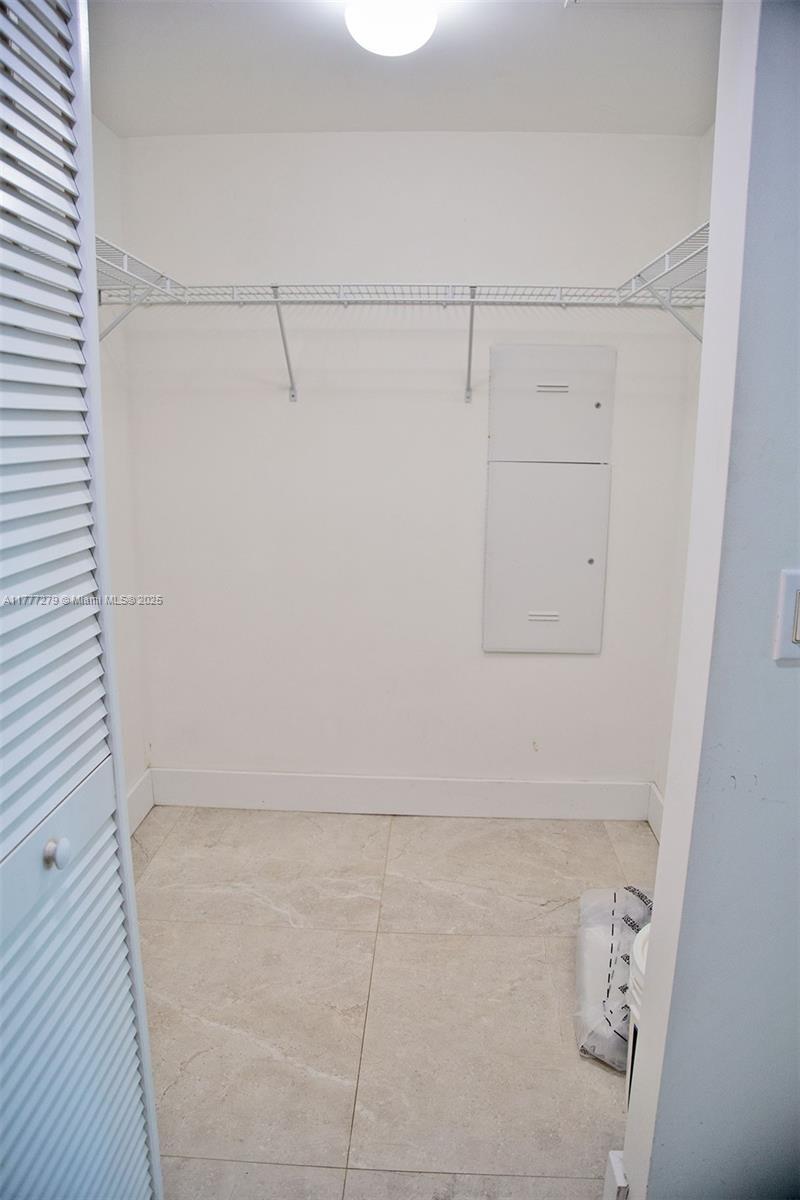 Building Photo - 951 Brickell Ave