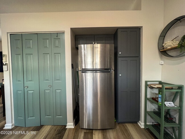 Building Photo - 3568 Riverside Ave