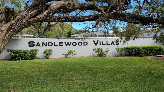 Building Photo - SANFORD: 2nd Floor Condo Sandlewood Villas
