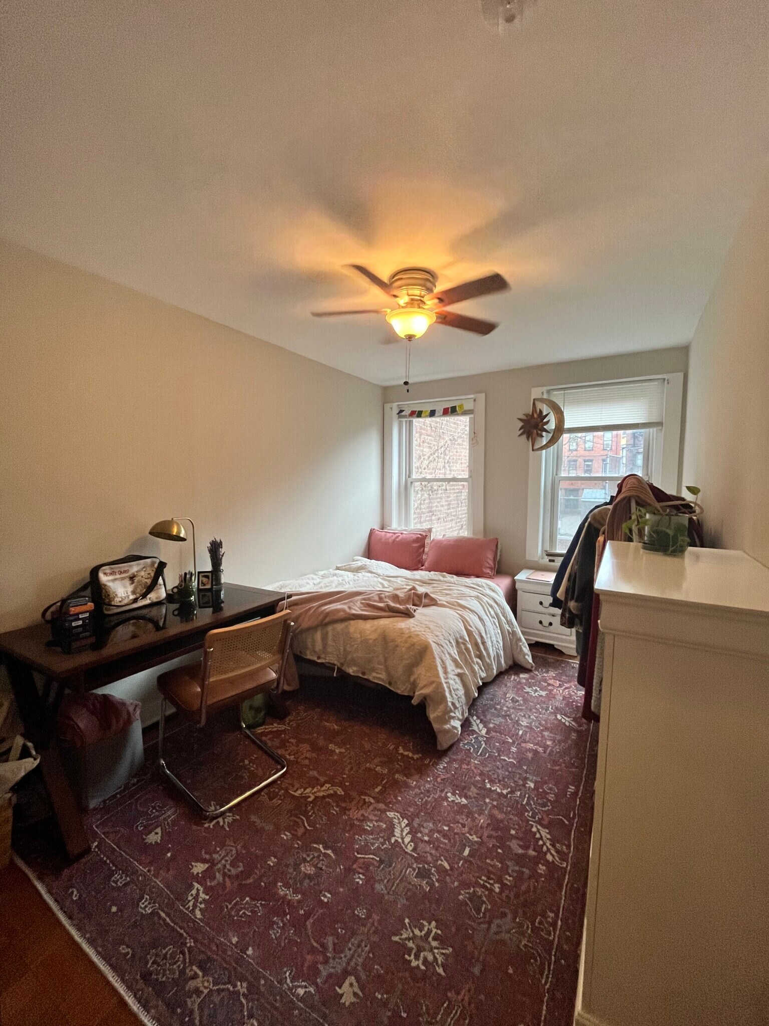 bed1 - 72 Joy St