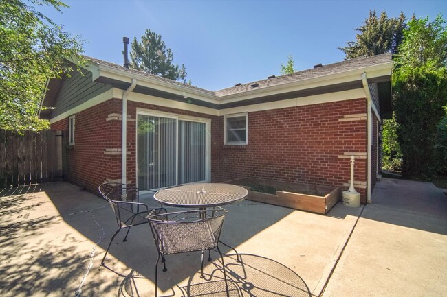 Building Photo - Charming Olde Town Arvada Home!