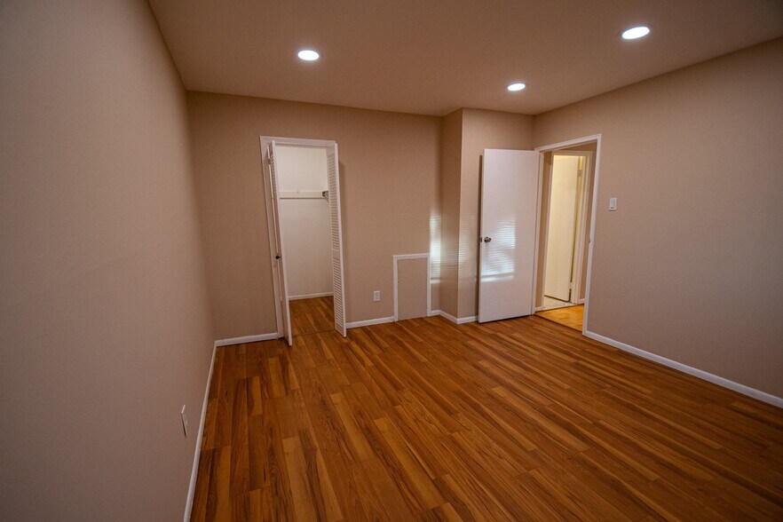 Building Photo - 9921 Bustleton Ave