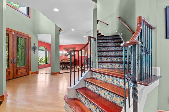 Building Photo - Luxurious 5-Bed Sanctuary with Scenic View...